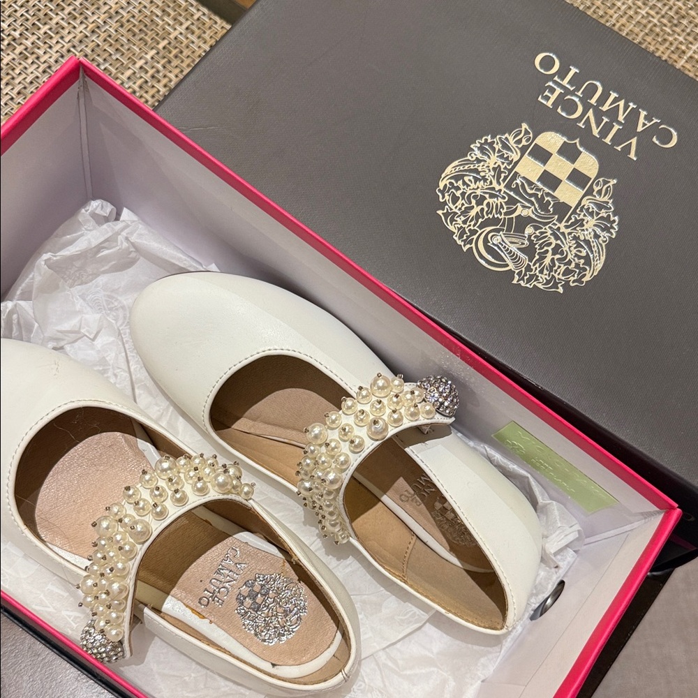 Vince Camuto White Pearl Embellished Dress Shoes